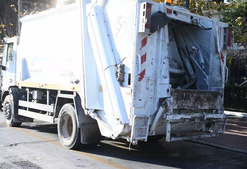 Δυστύχημα στο Ξυλόκαστρο: Η ανατριχιαστική σύμπτωση πίσω από το τροχαίο με θύμα τη 45χρονη υπάλληλο καθαριότητας