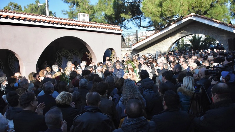 Νότης Μαυρουδής: Θλίψη στην κηδεία του συνθέτη – Δείτε φωτογραφίες