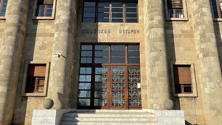 Κάθειρξη 15 ετών σε 59χρονο για τον βιασμό μίας 17χρονης