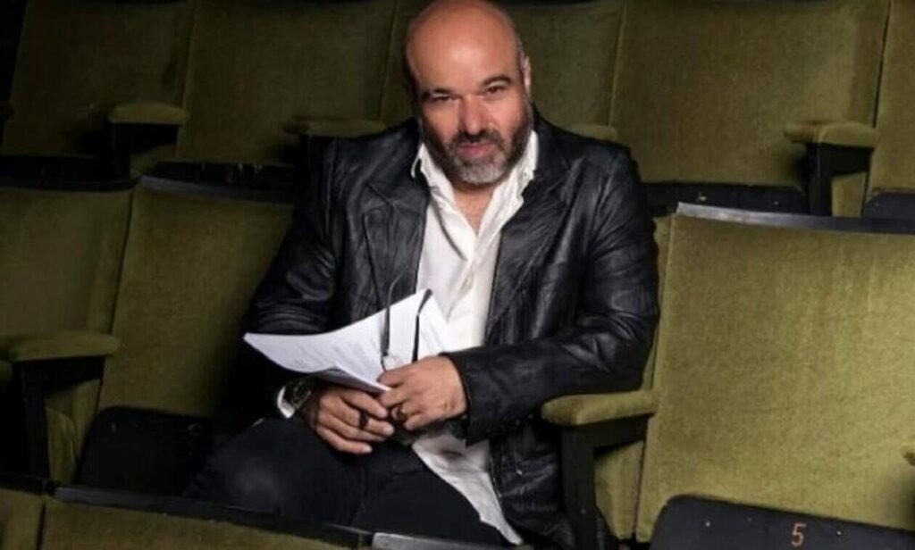 Κώστας Κωστόπουλος: Απολογείται ο γνωστός σκηνοθέτης που κατηγορείται για βιασμό