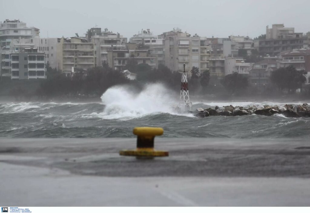 Κακοκαιρία «Μπάρμπαρα»: Απαγορευτικό απόπλου από Πειραιά, Ραφήνα και Λαύριο