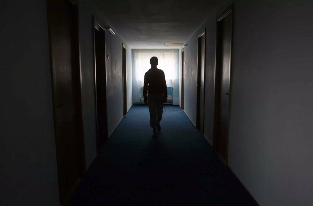 Αθήνα: Εξαρθρώθηκε κύκλωμα σωματεμπορίας – Κρατούσαν φυλακισμένες 20 γυναίκες σε ξενοδοχείο