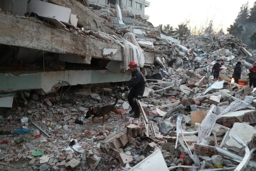 “Στο μέγεθος της Ελλάδας η περιοχή που καταστράφηκε στην Τουρκία” – “Μαύρη” εκτίμηση για πάνω από 50.000 νεκρούς