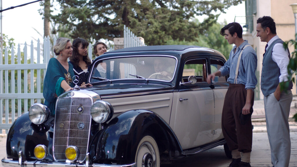 «Το βραχιόλι της φωτιάς» στην ΕΡΤ1 – Η θυελλώδης, γεμάτη ανατροπές, ιστορία της οικογένειας Κοέν συγκλονίζει