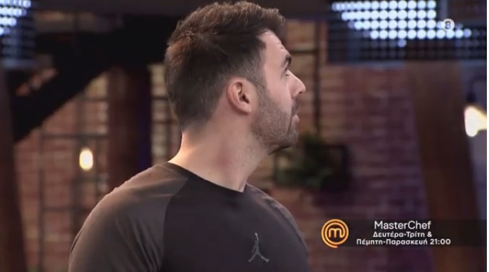 MasterChef:  Η επιστροφή του Δημήτρη Μπέλλου προκαλεί αναστάτωση σε κουζίνα και εξώστη!