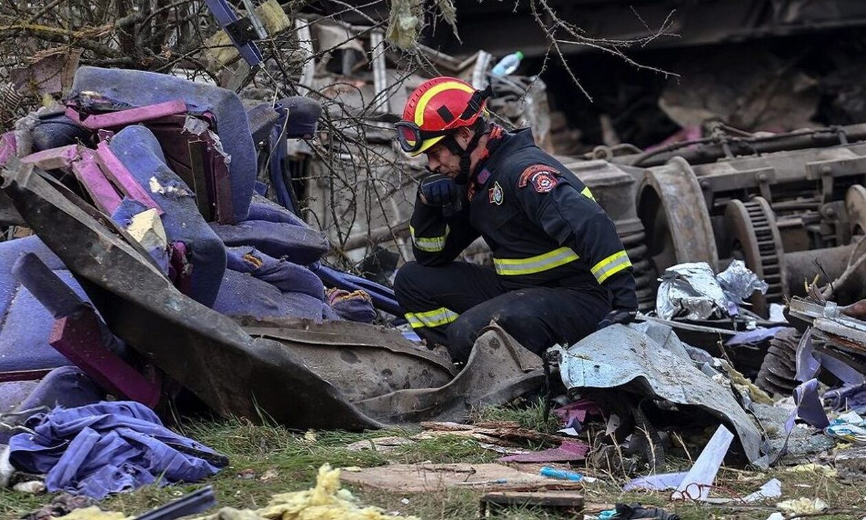 Σύγκρουση τρένων στα Τέμπη: Ντοκουμέντο με τη διόρθωση στην ώρα αποχώρησης των σταθμαρχών