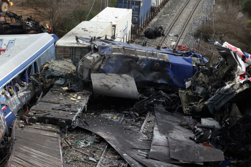 Τέμπη: «Έφτυνα αίμα» – Συγκλονίζει 29χρονη που σώθηκε από το 2ο βαγόνι του τρένου