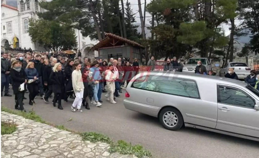 Τέμπη: «Δάκρυσαν» τα Καλάβρυτα στο τελευταίο αντίο στην 19χρονη Αναστασία