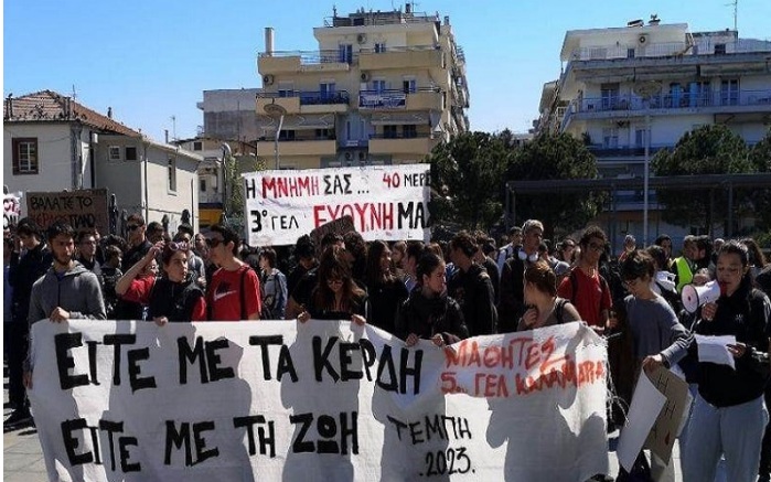 Τραγωδία στα Τέμπη: Συγκλονίζει η μητέρα 22χρονου θύματος – «Πήγες να πάρεις ένα μπουκάλι νερό και ξαφνικά…»