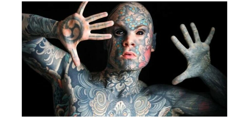 Ο άνδρας με τα περισσότερα τατουάζ στον κόσμο είναι δάσκαλος σε δημοτικό σχολείο