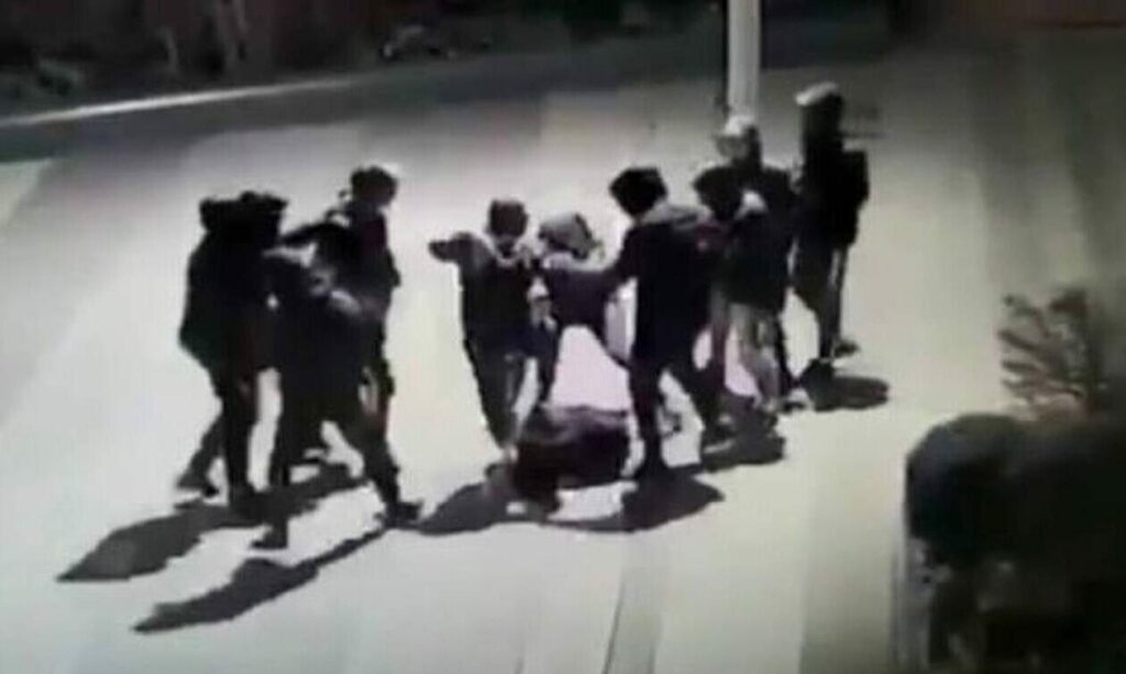 Νέο περιστατικό βίας στην Πάτρα: «Συμμορία» ανηλίκων επιτέθηκε σε 11χρονο