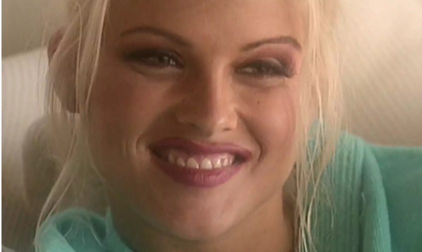 Anna Nicole Smith: Το τρέιλερ του ντοκιμαντέρ του Netflix για τον τραγικό θάνατο της «βασίλισσας» του Playboy