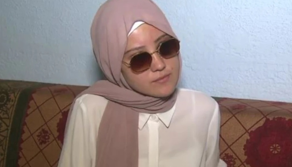 Βόλος: «Με χτυπούσε για 20 λεπτά με ζωώδη χαρά», αλλά «το έχει μετανιώσει» λέει για τον πατέρα της η 24χρονη που ασπάστηκε το Ισλάμ