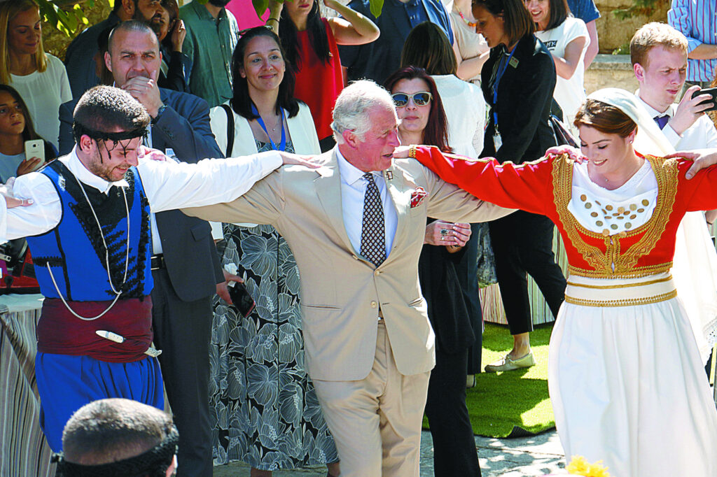 Η αγάπη και ο ιδιαίτερος δεσμός του βασιλιά Κάρολου με την Ελλάδα- Οι επισκέψεις στη χώρα μας
