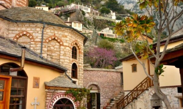 H συγκινητική ιστορία του μοναχού που, από την συνεχή  προσευχή, δεν είχε χρόνο να μιλήσει