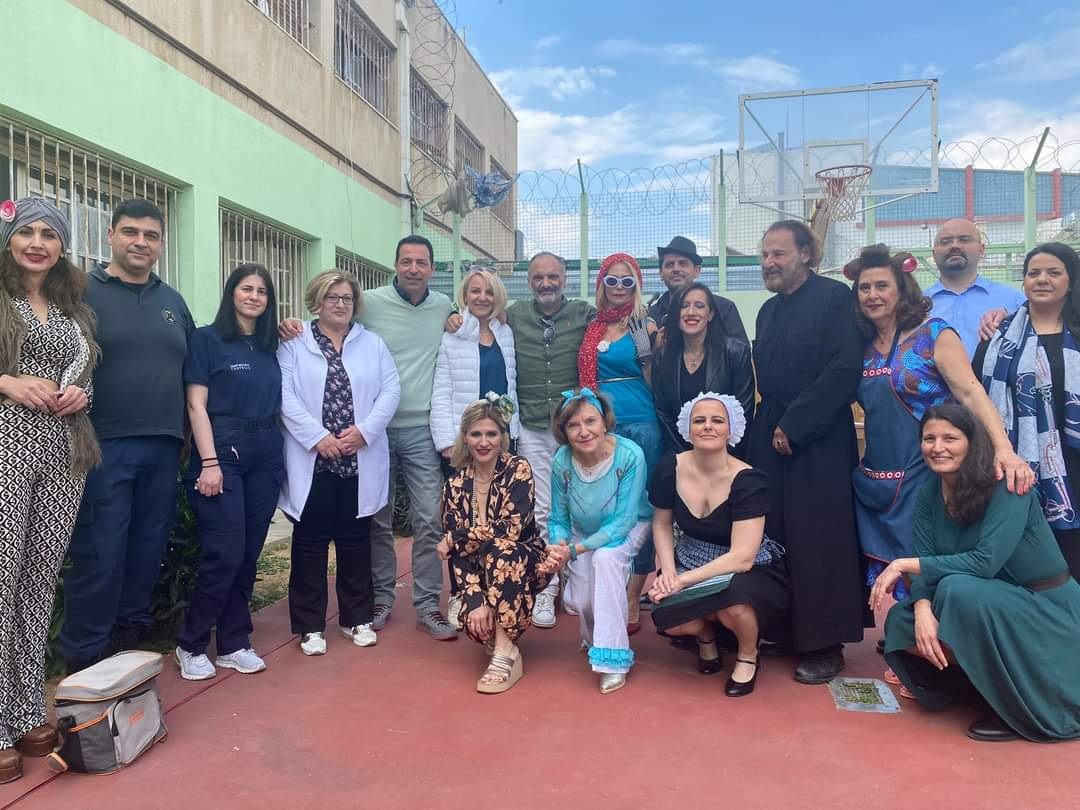 Θεατρική Παράσταση στις Γυναικείες Φυλακές Κορυδαλού, από την ομάδα προσφοράς της Συναισθηματικής Διαλεκτικής του Στέλιου Καλαθά