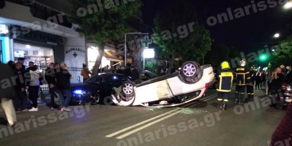 Τούμπαρε μετά από σύγκρουση με άλλο αυτοκίνητο- Δυο τραυματίες- Απίστευτο τροχαίο στη Λάρισα