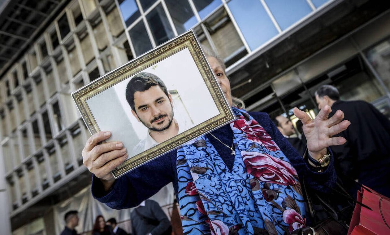 Mάριος Παπαγεωργίου-Το ξέσπασμα της μητέρας του: Να μου πουν που έχουν πετάξει το παιδάκι μου για να του αποδώσω την τιμή που του αξίζει