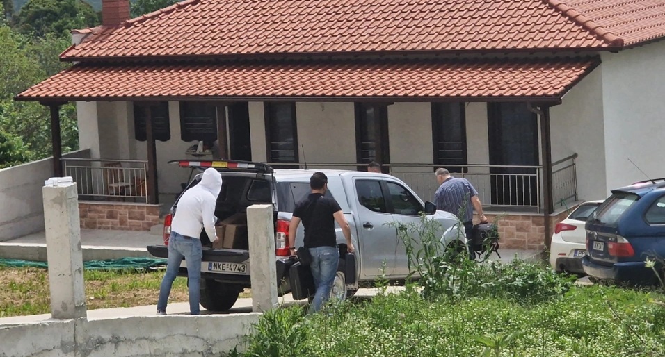 Αυτό είναι το σπίτι στη Χαλκιδική  που ο 39χρονος σκότωσε τη γυναίκα του και αυτοκτόνησε  (Video & Photos)