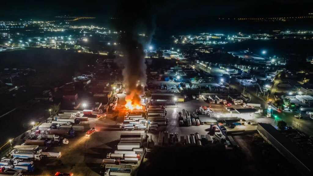 Έκαψαν νταλίκες σε βενζινάδικο στον Ασπρόπυργο- Πώς συνδέεται η υπόθεση με τις δολοφονίες στον Κορυδαλλό
