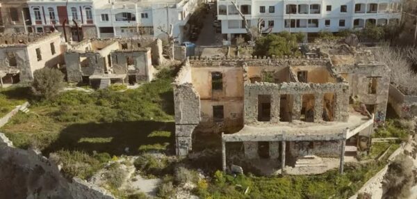 Αρχοντικό Μαυρομιχάλη: Το στοιχειωμένο σπίτι στην Καστέλλα και οι μύθοι του