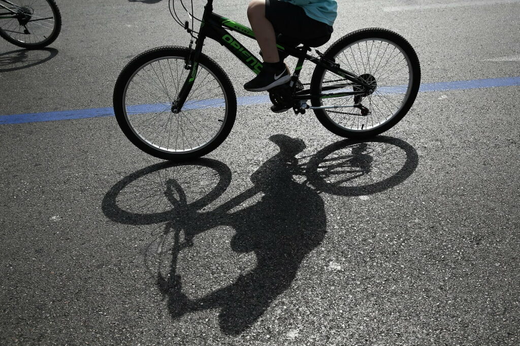 Ξύπνησε από το κώμα ο 11χρονος από την Κάρπαθο που χτύπησε με το ποδήλατό του- Τι είπε η μητέρα του