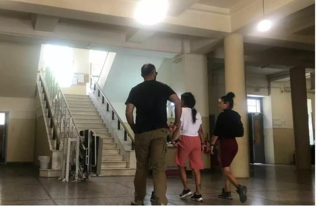 Άκουσαν την ποινή και τα ουρλιαχτά τους έφτασαν μέχρι τα καταστήματα!