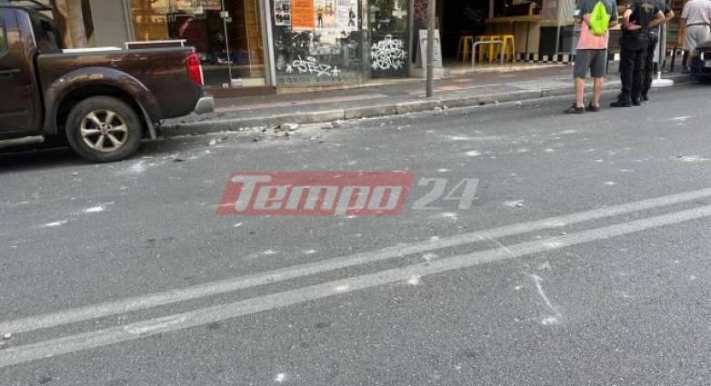 Πάτρα: Ξεκόλλησαν σοβάδες στο κέντρο της πόλης!