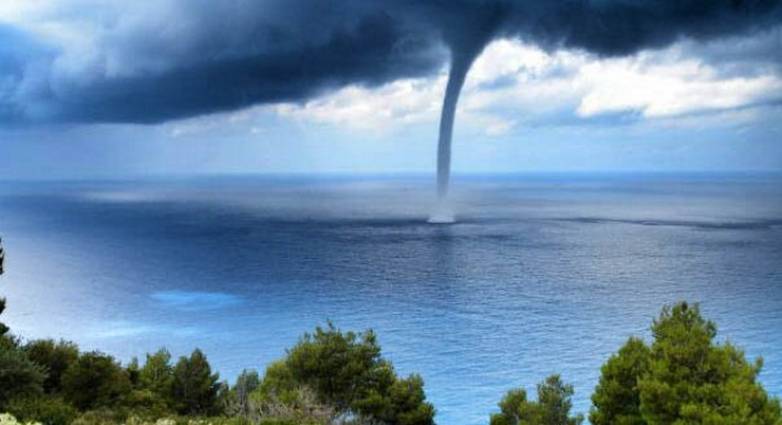 Χαλκιδική: Καταιγίδα προκάλεσε ανεμοστρόβιλο