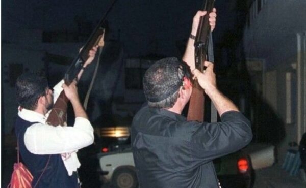 “Δεν έχασα τον άντρα μου από τροχαίο ή αρρώστια, αλλά από μπαλωθιά σε γλέντι. Έμεινα μόνη με μια μπέμπα 3 μηνών”