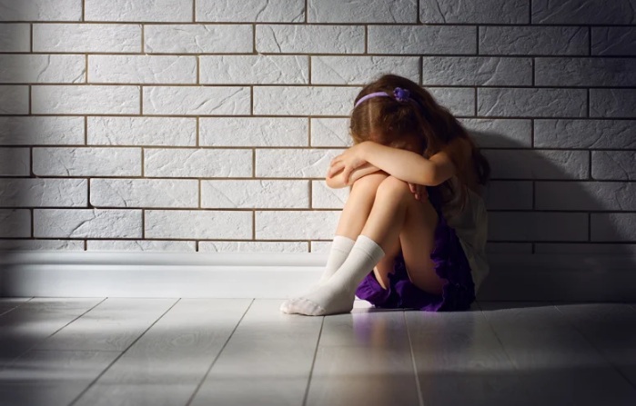 Φρίκη: Γυναίκα βιντεοσκόπησε τον βιασμό 7χρονου κοριτσιού και έδειξε το βίντεο σε άλλο παιδί-Όσα αποκάλυψε το παιδί