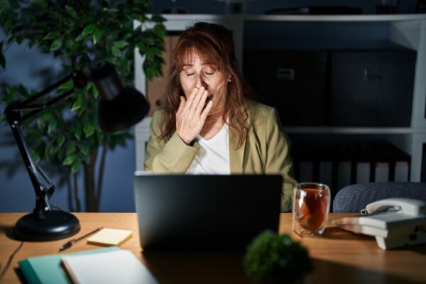 Ποια είναι η μέρα της εβδομάδας που οι εργαζόμενοι βαριούνται περισσότερο!