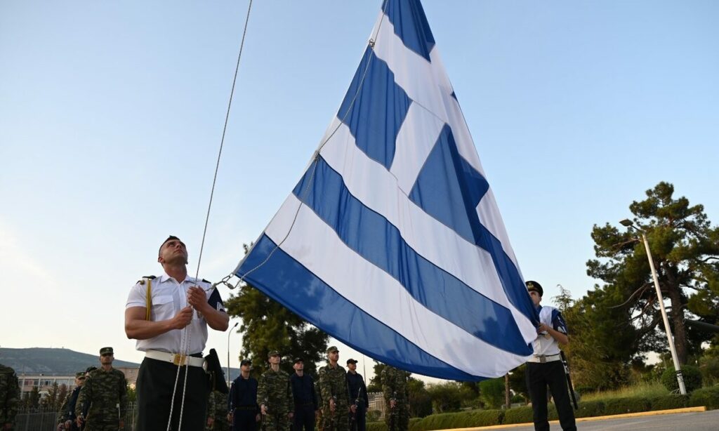 Λιβύη: Η χώρα τιμά τους στρατιωτικούς που έπεσαν στο καθήκον – Συγκινητική τελετή στο ΥΠΕΘΑ