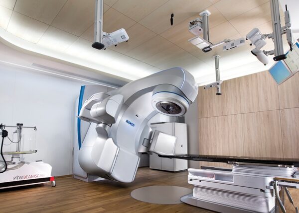 Ο ρόλος των ακτινοθεραπευτικών μηχανημάτων στην αντιμετώπιση του καρκίνου