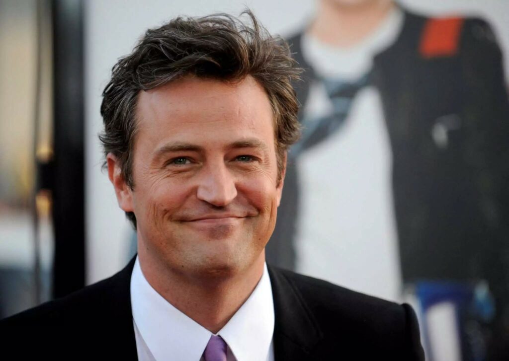 Matthew Perry: Θρήνος για τον ξαφνικό θάνατό του Τσάντλερ σε ηλικία 54ων ετών- Η φωτογραφία που έβγαλε πριν λίγες μέρες στο τζακούζι που άφησε την τελευταία του πνοή