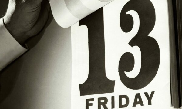 Παρασκευή και 13: Γιατί θεωρείται «γρουσούζικη» η σημερινή μέρα