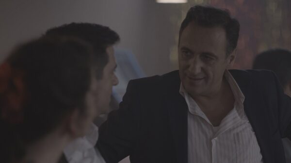 “Ο Παράδεισος των κυριών” – Ο Αποστόλης είναι ζωντανός