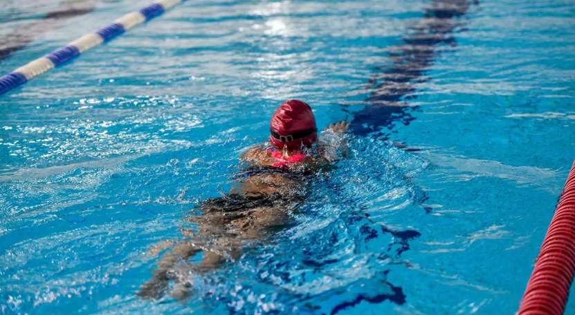 Ηράκλειο: Άνδρας κοιτούσε την προπόνηση παιδιών σε κολυμβητήριο και αυνανιζόταν
