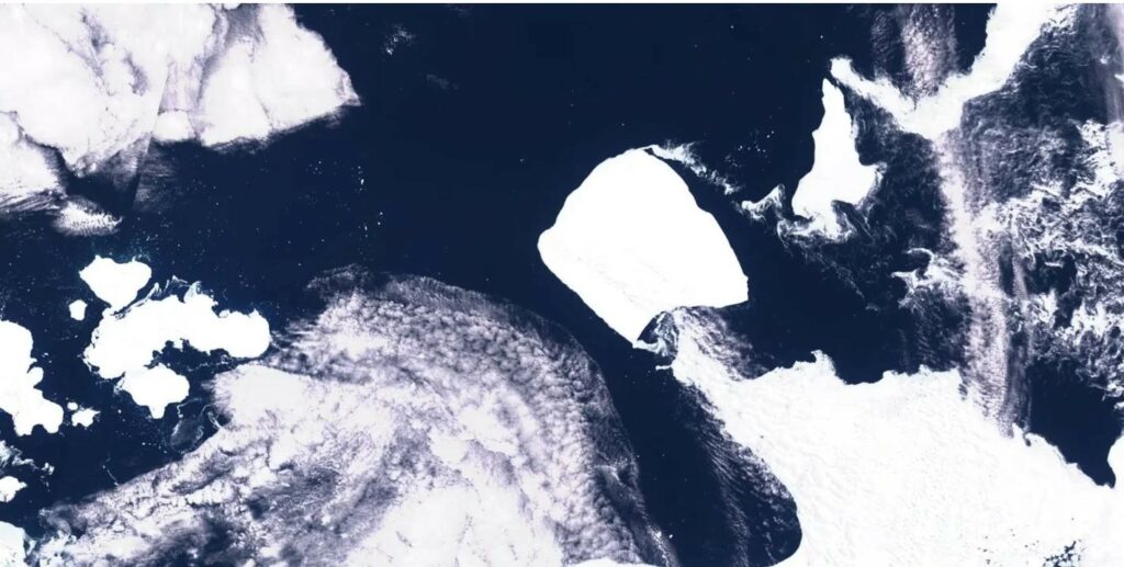 Το μεγαλύτερο παγόβουνο του κόσμου σε μέγεθος 3 φορές μεγαλύτερο από τη Νέα Υόρκη, κινείται για πρώτη φορά έπειτα από 37 χρόνια