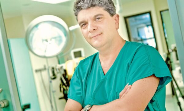 Νεκρός ο πασίγνωστος γυναικολόγος Ηλίας Γάτος: Θρήνος για τον σπουδαίο γιατρό που “έκανε μητέρες χιλιάδες γυναίκες”