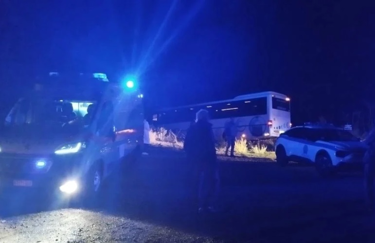 Νεκρός o 47χρονος οδηγός ΚΤΕΛ που έπαθε ανακοπή πάνω στο τιμόνι και το λεωφορείο κύλησε προς τον γκρεμό