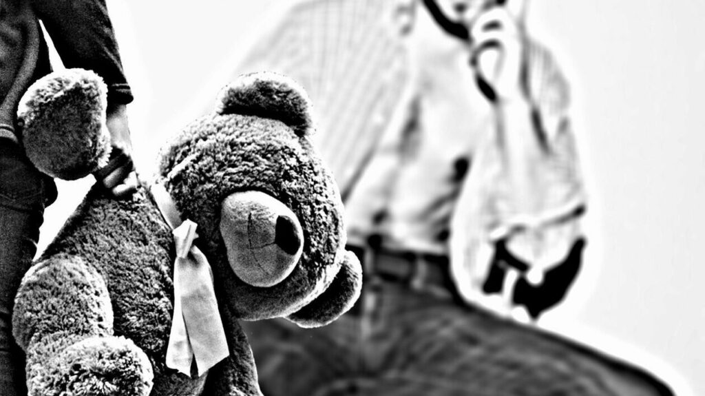 Πάτρα: Κάθειρξη 16 ετών σε ηλικιωμένο για ασέλγεια σε 9χρονη – Τον υπερασπίστηκε η μητέρα της