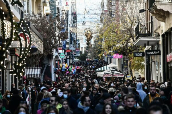 Εορταστικό ωράριο: Πώς θα λειτουργήσουν τα καταστήματα σήμερα και αύριο Κυριακή
