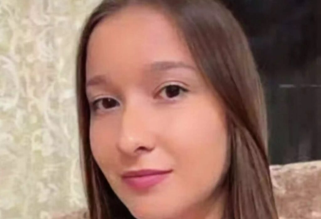 Σπάραξαν καρδιές: Θρήνος για την 19χρονη Αϊσέ στην Ξάνθη, το “αντίο” των συμμαθητών της ανήμερα των γενεθλίων της