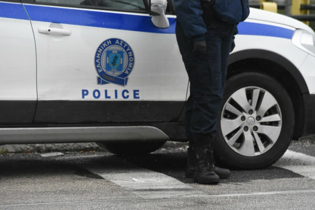 Συνελήφθη αστυνομικός για επίθεση με μαχαίρι στην πρώην σύντροφό του – Του είχε κάνει ασφαλιστικά μέτρα