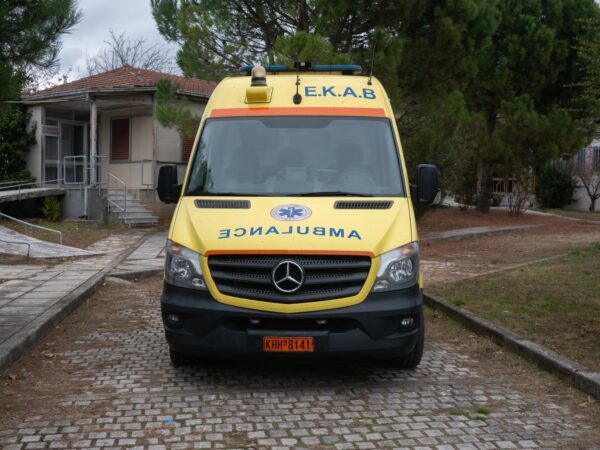 Ξάνθη: Σε κρίσιμη κατάσταση 19χρονη που παρασύρθηκε και εγκαταλείφθηκε από οδηγό αυτοκινήτου