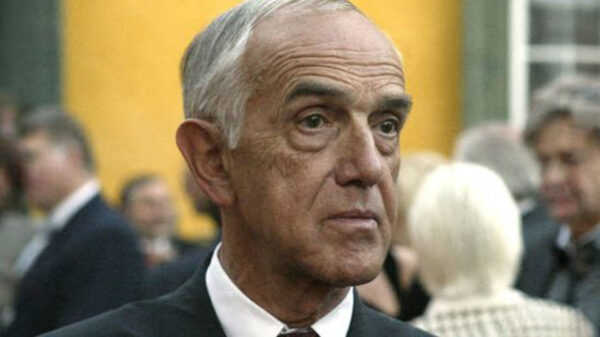 Πέθανε ο Γκαστόν Γκλοκ: Πώς έγινε δισεκατομμυριούχος από τα πιστόλια του – Στρίπερ, αυτοκίνητα και ένα διαζύγιο θρίλερ