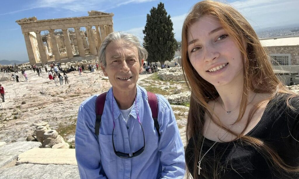 Αίας Μανθόπουλος: Η κόρη του πάσχει από σκλήρυνση κατά πλάκας-Οι φωτογραφίες με τον πατέρα της, το τατουάζ που έκανε μετά τον θάνατό του και η συγκινητική της ανάρτηση