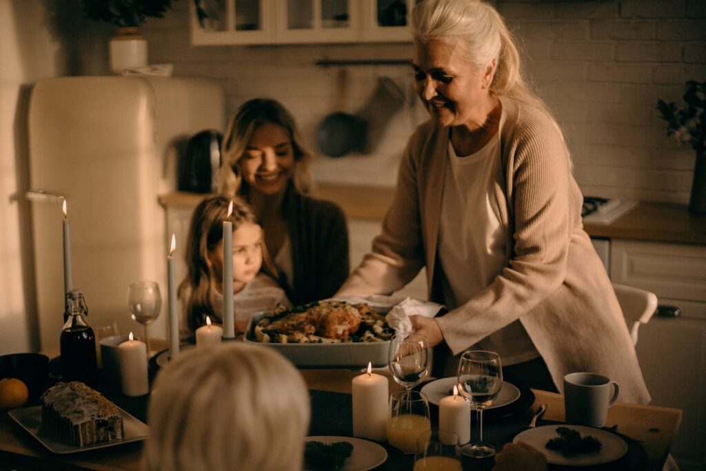 Γιαγιά χρεώνει την οικογένειά της για το χριστουγεννιάτικο τραπέζι – Φέτος ανέβασε τις τιμές
