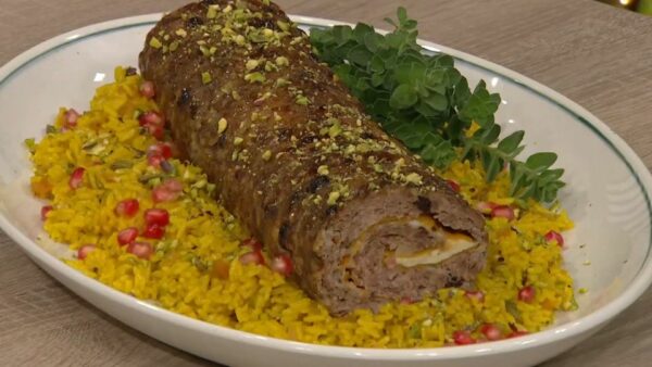 Ρόλο κιμά με σταφίδες και αρωματικό ρύζι